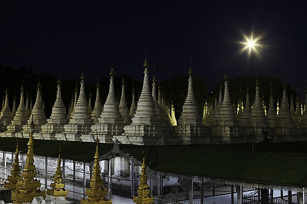 포토 JPG 해외 아시아 불교 풍경 사람없음 야외 야간 미얀마 바간 쿠도도파고다 국내포토 자연요소 나라 종교 파일형식