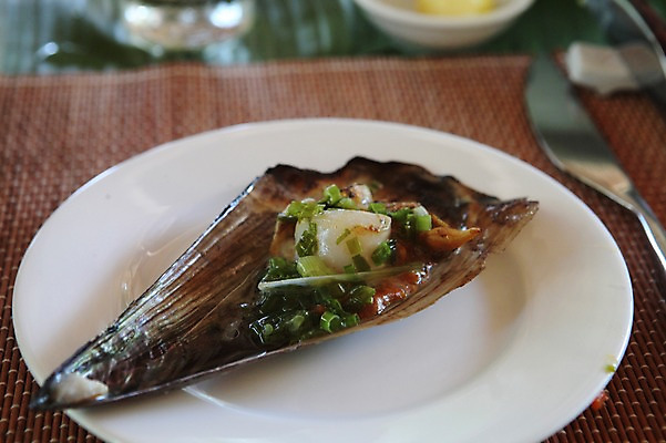 포토 JPG 해외 접시 아시아 음식 조개 실내 사람없음 베트남 키조개 나트랑 국내포토 식기 나라 어패류 내부 동남아시아 파일형식