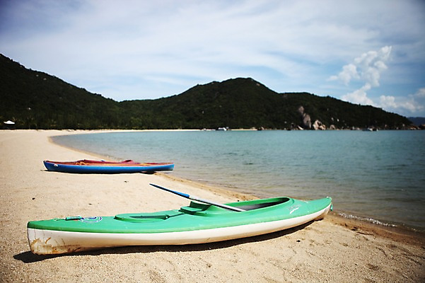 포토 JPG 주간 해외 아시아 풍경 해변 사람없음 야외 모래사장 보트 노 베트남 두척 나트랑 국내포토 자연요소 나라 바다 2 배_교통 동남아시아 선박 파일형식