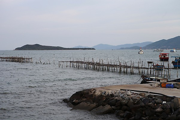 포토 JPG 주간 해외 아시아 바다 풍경 사람없음 야외 항구 베트남 선박 나트랑 국내포토 자연요소 나라 수상교통 교통시설 동남아시아 파일형식