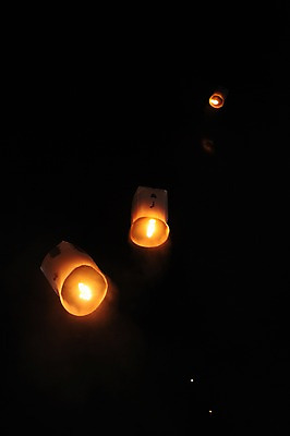 포토 JPG 해외 아시아 촛불 태국 사람없음 야외 어둠 등불 야간 국내포토 자연요소 나라 초 조명 파일형식