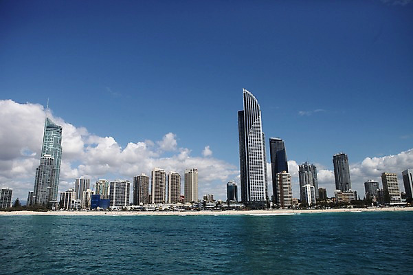 포토 JPG 주간 해외 바다 풍경 빌딩 사람없음 야외 건물 도시 오세아니아 호주 골드코스트 국내포토 자연요소 건축물 나라 파일형식