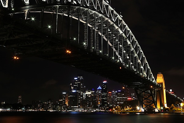 포토 JPG 해외 야경 빌딩 사람없음 야외 건물 도시 오세아니아 호주 시드니 하버브리지 가교 국내포토 건축물 나라 다리_건축물 야간 파일형식 풍경_경치
