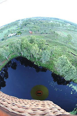 포토 JPG 주간 해외 호수 풍경 사람없음 야외 반사 마을 열기구 시골 오세아니아 호주 시드니 국내포토 자연요소 나라 항공교통 파일형식