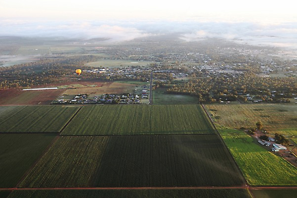 포토 JPG 주간 해외 밭 논 풍경 사람없음 야외 마을 시골 오세아니아 호주 시드니 항공촬영 국내포토 자연요소 나라 뷰포인트 농업 파일형식