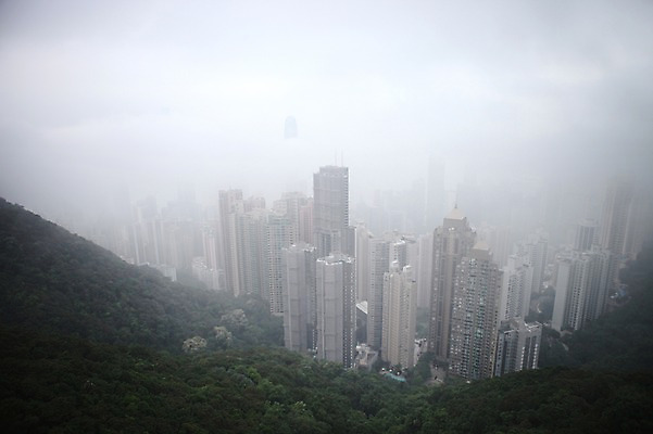 포토 JPG 주간 해외 아시아 풍경 빌딩 사람없음 야외 안개 도시 홍콩 빅토리아피크 국내포토 자연요소 나라 날씨 산 건물 중국 파일형식