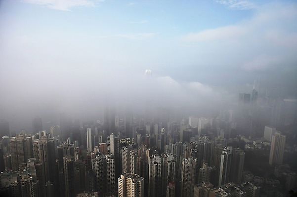 포토 JPG 주간 해외 아시아 풍경 빌딩 사람없음 야외 안개 도시 홍콩 항공촬영 빅토리아피크 국내포토 자연요소 나라 뷰포인트 날씨 산 건물 중국 파일형식