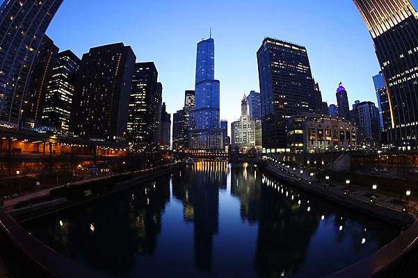 포토 JPG 주간 해외 야경 아메리카 빌딩 사람없음 야외 건물 강 미국 시카고 국내포토 자연요소 건축물 북아메리카 야간 대륙 파일형식 풍경_경치