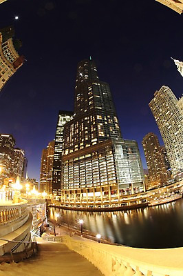 포토 JPG 해외 야경 가로등 아메리카 빌딩 사람없음 야외 건물 강 계단 미국 도시 시카고 국내포토 건축물 공공시설 북아메리카 야간 대륙 파일형식 풍경_경치