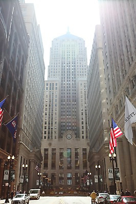 포토 JPG 주간 해외 승용차 아메리카 사람 풍경 빌딩 야외 미국 깃발 도시 성조기 시카고 국내포토 자연요소 북아메리카 자동차 건물 국기 대륙 파일형식