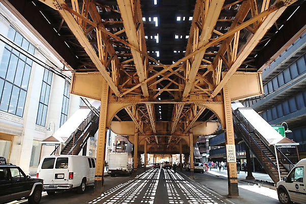 포토 JPG 주간 해외 자동차 아메리카 사람 풍경 여러명 야외 미국 도시 전철 시카고 가교 국내포토 자연요소 건축물 육상교통 다수 북아메리카 대중교통 대륙 파일형식