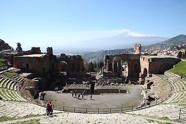 포토 JPG 주간 해외 유럽 유적지 사람 풍경 야외 이탈리아 세계문화유산 극장 시칠리아섬 타오르미나 그리스극장 국내포토 자연요소 나라 섬 고건축 문화재 그리스 파일형식