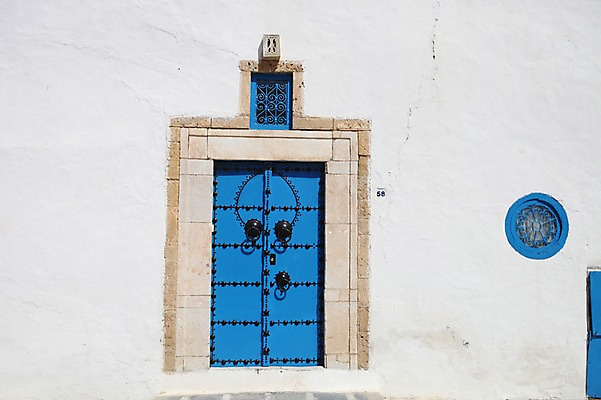 포토 JPG 주간 해외 벽 백그라운드 창문 아프리카 사람없음 야외 파란색 문 튀니지 북아프리카 국내포토 자연요소 나라 컬러 파일형식