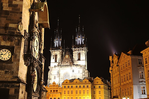 포토 JPG 해외 유럽 시계 풍경 사람없음 야외 건물 세계문화유산 야간 시계탑 체코 프라하 국내포토 자연요소 건축물 나라 탑 문화재 파일형식