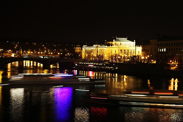 포토 JPG 해외 유럽 야경 사람없음 야외 건물 강 세계문화유산 유람선 체코 프라하 가교 국내포토 건축물 나라 배_교통 문화재 야간 파일형식 풍경_경치