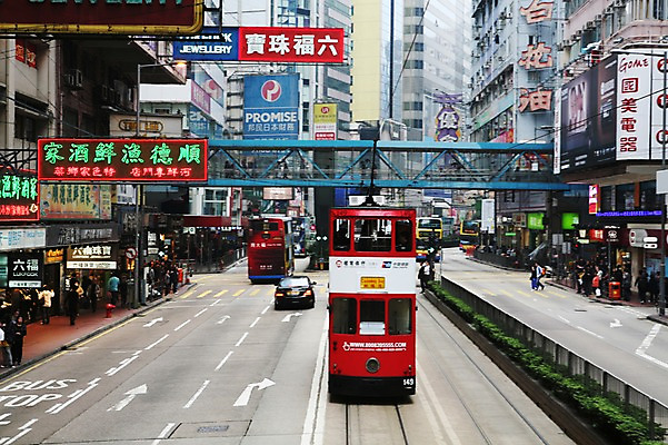 포토 JPG 주간 해외 아시아 도로 승용차 간판 사람 풍경 야외 한자 도시 홍콩 이층버스 국내포토 자연요소 문자 나라 길 교통시설 자동차 버스 중국 파일형식