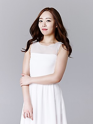 포토 JPG 스튜디오촬영 원피스 여자 회색배경 실내 한명 서기 상반신 20대 성인 뷰티 한국인 파마 의료성형뷰티 청년여자한명만 성인여자한명만 국내포토 1 헤어스타일 옷 백그라운드 모션 사람 동양인 청년 내부 회색 여자한명만 성인여자만 청년여자만 파일형식