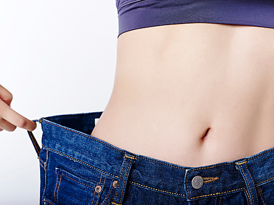 포토 JPG 스튜디오촬영 여자 다이어트 실내 한명 20대 성인 신체부위 한국인 청바지 잡기 큼 날씬함 흰배경 복부 의료성형뷰티 국내포토 1 백그라운드 바지 모션 건강 사람 동양인 청년 내부 흰색 크기 몸매 파일형식