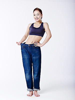 포토 JPG 스튜디오촬영 전신 여자 허리손 다이어트 실내 한명 서기 미소 20대 성인 앞모습 한국인 청바지 잡기 탱크톱 큼 날씬함 흰배경 포니테일 의료성형뷰티 청년여자한명만 성인여자한명만 국내포토 1 헤어스타일 뷰포인트 포즈 백그라운드 상의 바지 모션 표정 건강 사람 동양인 청년 내부 흰색 크기 몸매 여자한명만 성인여자만 청년여자만 파일형식