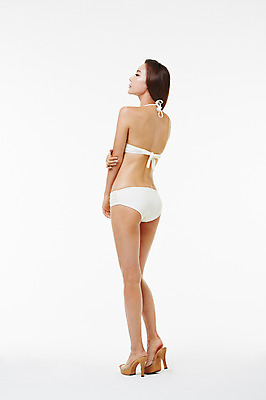 포토 JPG 스튜디오촬영 전신 여자 실내 한명 서기 20대 성인 비키니 한국인 파마 하이힐 흰배경 의료성형뷰티 청년여자한명만 성인여자한명만 국내포토 1 헤어스타일 수영복 구두 백그라운드 모션 사람 동양인 청년 내부 흰색 여성화 여자한명만 성인여자만 청년여자만 파일형식