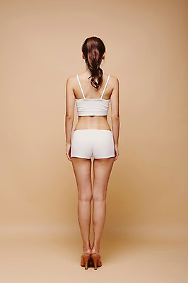 포토 JPG 스튜디오촬영 전신 여자 실내 한명 서기 20대 성인 뒷모습 운동복 민소매 한국인 하이힐 핫팬츠 포니테일 차렷 의료성형뷰티 청년여자한명만 성인여자한명만 베이지색배경 국내포토 1 헤어스타일 옷 구두 뷰포인트 포즈 백그라운드 상의 바지 모션 사람 동양인 청년 내부 여성화 베이지색 여자한명만 성인여자만 청년여자만 파일형식