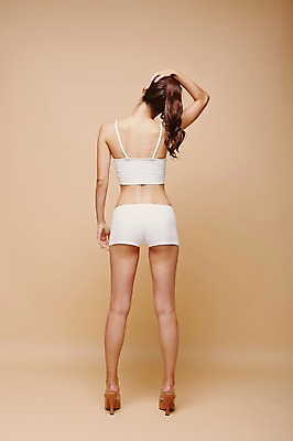 포토 JPG 스튜디오촬영 전신 여자 실내 한명 서기 20대 성인 뒷모습 운동복 민소매 한국인 하이힐 핫팬츠 포니테일 목운동 의료성형뷰티 청년여자한명만 성인여자한명만 베이지색배경 국내포토 1 헤어스타일 옷 구두 뷰포인트 백그라운드 상의 바지 모션 사람 동양인 청년 내부 운동 여성화 베이지색 여자한명만 성인여자만 청년여자만 파일형식