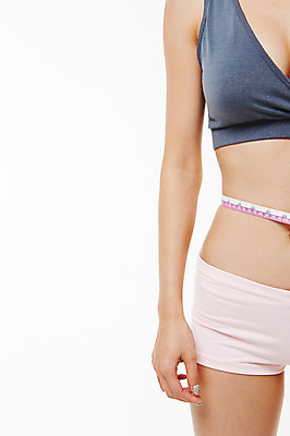 포토 JPG 스튜디오촬영 여자 실내 줄자 한명 서기 상반신 20대 성인 앞모습 한국인 둘레 탱크톱 측정 흰배경 핫팬츠 허리둘레 감싸기 의료성형뷰티 국내포토 1 뷰포인트 백그라운드 상의 바지 모션 자 사람 동양인 청년 내부 흰색 파일형식