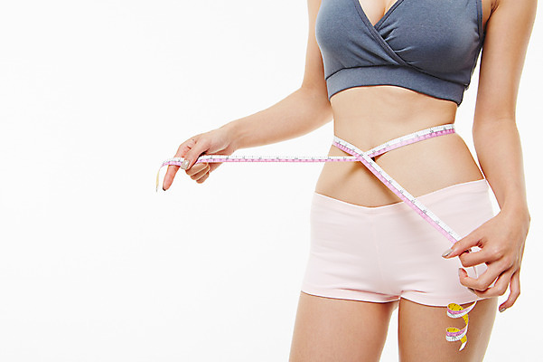 포토 JPG 스튜디오촬영 여자 실내 줄자 한명 상반신 20대 성인 앞모습 한국인 둘레 탱크톱 측정 흰배경 핫팬츠 허리둘레 감싸기 의료성형뷰티 국내포토 1 뷰포인트 백그라운드 상의 바지 모션 자 사람 동양인 청년 내부 흰색 파일형식