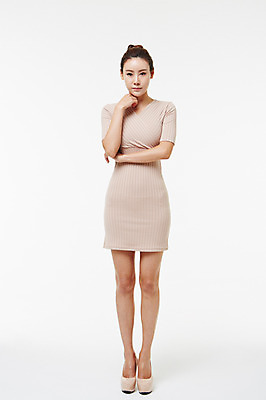 포토 JPG 스튜디오촬영 전신 원피스 여자 실내 한명 서기 20대 성인 턱괴기 한국인 흰배경 의료성형뷰티 청년여자한명만 성인여자한명만 국내포토 1 옷 백그라운드 모션 사람 동양인 청년 내부 흰색 여자한명만 성인여자만 청년여자만 파일형식