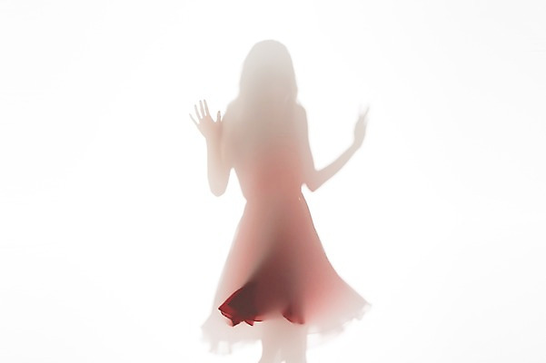 포토 JPG 스튜디오촬영 원피스 여자 실루엣 실내 한명 서기 상반신 20대 성인 빨간색 한국인 의료성형뷰티 국내포토 1 옷 컬러 모션 촬영기법 사람 동양인 청년 내부 파일형식