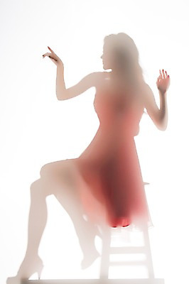 포토 JPG 스튜디오촬영 전신 원피스 여자 실루엣 실내 한명 앉기 20대 성인 옆모습 빨간색 한국인 하이힐 의료성형뷰티 국내포토 1 옷 구두 뷰포인트 컬러 모션 촬영기법 사람 동양인 청년 내부 여성화 파일형식