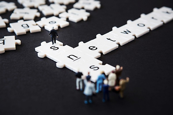 포토 JPG 스튜디오촬영 문자 알파벳 영어 조각 백그라운드 커뮤니케이션 실내 사람없음 단어 블록 미니어처 네트워크 퍼즐 메시지 소셜네트워크 국내포토 내부 모형 파일형식