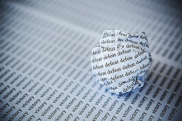 포토 JPG 스튜디오촬영 문자 알파벳 영어 종이 백그라운드 커뮤니케이션 실내 사람없음 단어 우승 메시지 패배 구김 국내포토 모션 내부 최고 파일형식