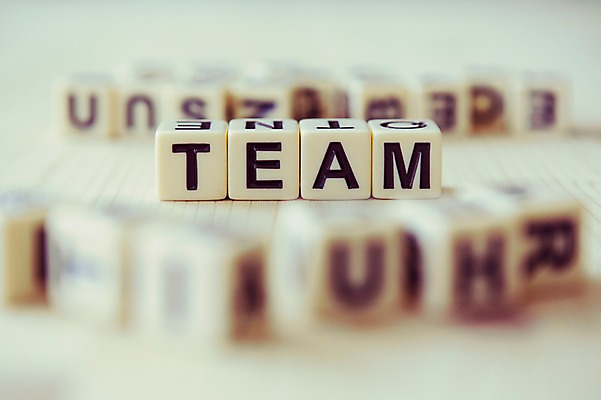 포토 JPG 스튜디오촬영 문자 알파벳 영어 백그라운드 커뮤니케이션 협력 실내 사람없음 아웃포커스 단어 블록 메시지 국내포토 촬영기법 내부 파일형식