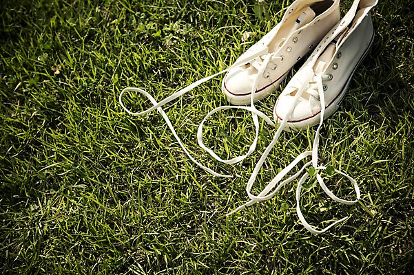 포토 JPG 문자 알파벳 영어 백그라운드 운동화 커뮤니케이션 사랑 잔디 사람없음 단어 메시지 국내포토 식물 감정 신발 파일형식