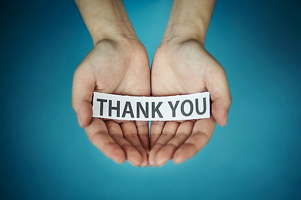 포토 JPG 스튜디오촬영 문자 손 알파벳 영어 백그라운드 커뮤니케이션 실내 손바닥 사람 신체부위 단어 메시지 감사 국내포토 감정 내부 파일형식