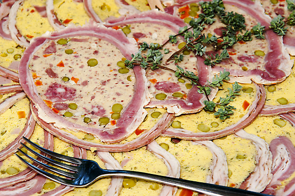 포토 JPG 해외이미지 접시 기념일 음식 조각 백그라운드 채소 재료 탁자 호텔 디저트 염소 치즈 건강 종류 육류 요리 이벤트 사람없음 장식 파티 요식업 식당 식사 저녁식사 우유 흰색 축하 신선 양 아침식사 서비스 부드러움 점심식사 뷔페 해외202004 해외포토 식기 산업 컬러 가구 컨셉 식재료 포유류 숙소 유제품 상점 감각 파일형식 이미지허브