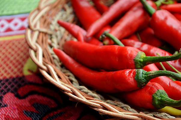 포토 JPG 해외이미지 식물 조각 백그라운드 채소 재료 고추 탁자 멕시코 파프리카 건강 마늘 요리 사람없음 목재 빨간색 빛 우주 주방 검은색 수확 종 신선 뜨거움 양념 그룹 맛 큼 허브 향신료 유기농 매움 날것 향료 후추 내추럴 고립 땅바닥 살사댄스 숙성 채식주의자 페퍼로니 해외202004 해외포토 나무 웰빙 컬러 가구 컨셉 북아메리카 농업 바닥 춤 소시지 크기 채식 향기 냄새 향미료 파일형식 이미지허브