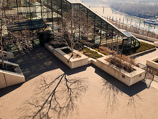 포토 JPG 해외이미지 디자인 백그라운드 비즈니스 건축양식 창문 유리 휴식 조명 따뜻함 사람없음 건물 컬러풀 사무실 노란색 계단 도시 투명 센터 재산 우아함 도심 슬라이드 진짜 특별함 해외202004 해외포토 건축물 건축 컬러 컨셉 재질 금융 파일형식 이미지허브