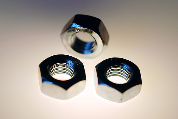 포토 JPG 해외이미지 사람없음 반사 금속 견과류 도구 나사 스패너 못 은색 잠금 볼트 조이기 아연 해외202004 해외포토 컬러 모션 재질 공구 보안 영양소 파일형식 이미지허브