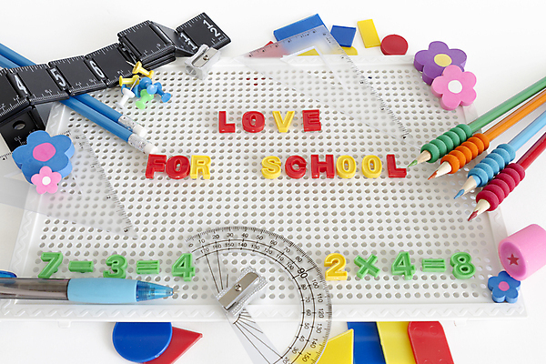 포토 JPG 해외이미지 모양 교육 분홍색 자 사람없음 빨간색 초록색 파란색 세트 컬러풀 숫자 연필 펜 노란색 보라색 검은색 페인트 장비 흰색 투명 그룹 플라스틱 수집 그림 지우개 정사각형 각도 페인트붓 페이지 작업도구 고립 인치 해외202004 해외포토 도형 문자 컬러 재질 문구용품 학용품 필기구 도구 붓 파일형식 이미지허브