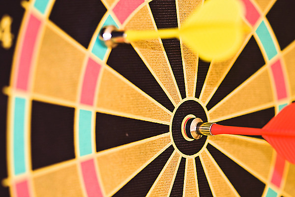 포토 JPG 해외이미지 1 패턴 비즈니스 성공 화살 풍경 사람없음 빨간색 장난감 노란색 검은색 경쟁 게임 우승 행운 목표 결과 다트 흔적 황소 골 때리기 승자 완벽 완전 정확 해외202004 해외포토 컬러 컨셉 무늬 모션 놀이 최고 소 파일형식 이미지허브
