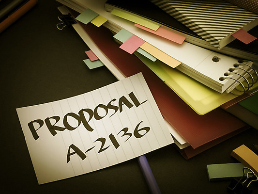 포토 JPG 해외이미지 교육 종이 문장 비즈니스 텍스트 학교 휴식 피곤 사람없음 책 단어 스터디 사무실 갈색 쌓기 정보 수확 잠 업무 메시지 끝 인쇄 책상 오브젝트 보고서 준비 파일 폴더 과제 단절 보관소 세피아 제안 헬프 해외202004 해외포토 문자 컬러 가구 컨셉 농업 모션 촬영기법 학습 작업 도움 저장 파일형식 이미지허브