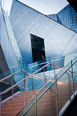 포토 JPG 해외이미지 미래 사람없음 건물 계단 금속 은색 단계 철책 특별함 해외202004 해외포토 건축물 컬러 컨셉 재질 파일형식 이미지허브