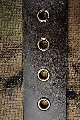 포토 JPG 해외이미지 컨셉 부분 아이디어 사람없음 수확 벨트 구멍 폐기물 가죽 묘사 오브젝트 질감 그런지 스트랩 스타일 디테일 해외202004 해외포토 잡화 농업 쓰레기 파일형식 이미지허브