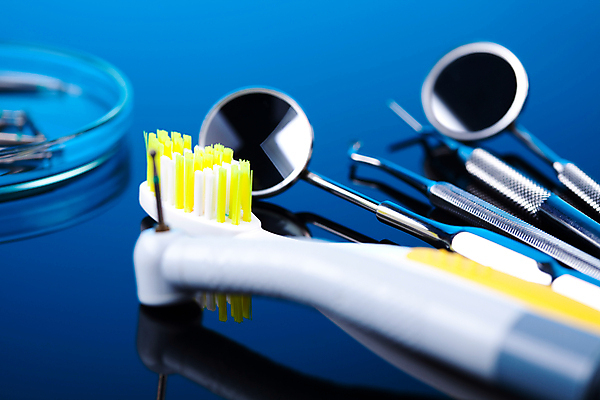 포토 JPG 해외이미지 사람없음 파란색 칫솔 치과용품 해외202004 구강거울 해외포토 컬러 위생용품 의료용품 파일형식 이미지허브