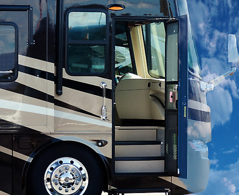 포토 JPG 해외이미지 라이프스타일 공원 도로 여행 교통시설 자연 하늘 모바일 휴가 버스 주택 항해 풍경 사람없음 야외 여름 캠핑 운전 자유 탐험 승합차 캠핑장 짐차 트레일러 모터 카라반 안락 해외202004 해외포토 계절 공공시설 길 육상교통 교통 컨셉 배_교통 모션 승용차 자동차 레저 대중교통 건물 생활 시설 생태계 캠핑카 파일형식 이미지허브