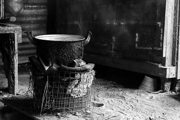 포토 JPG 해외이미지 전통 태국 불 불꽃 벽돌 주택 요리 사람없음 목재 주방 검은색 수확 골동품 바위 흰색 공구 시골 뜨거움 도자기 오븐 장작 난로 벽난로 복고 통나무 점토 토기 숯 옛날 재 정물화 화상 해외202004 해외포토 자연요소 나무 아시아 컬러 농업 재료 건물 가전제품 돌_바위 도구 용기_그릇 상처 난방기 그림 파일형식 이미지허브