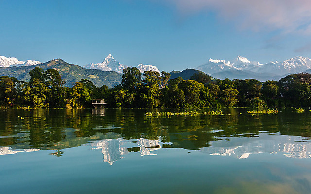 포토 JPG 해외이미지 나무 공원 호수 여행 자연 하늘 산 풍경 사람없음 야외 초록색 물 반사 평화 장면 네팔 절정 해외202004 해외포토 자연요소 식물 공공시설 아시아 컬러 컨셉 생태계 파일형식 이미지허브