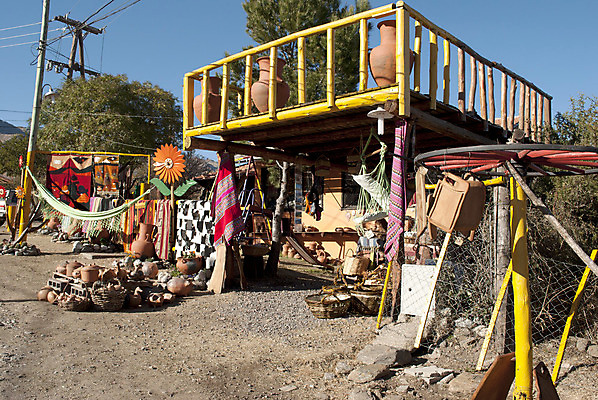 포토 JPG 해외이미지 전통 지구 비즈니스 거리 사람없음 컬러풀 세일 추위 컨테이너 공예 상업 해외202004 해외포토 산업 컬러 취미 파일형식 이미지허브